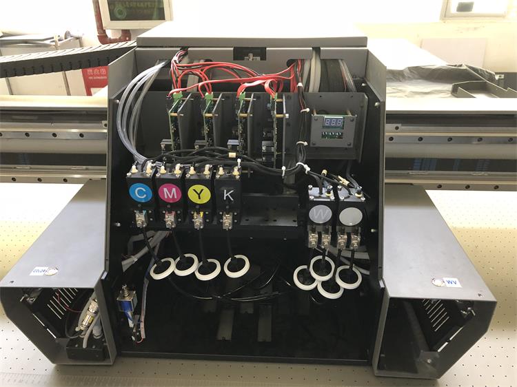 UV平闆打印機(jī)噴頭經常漏墨